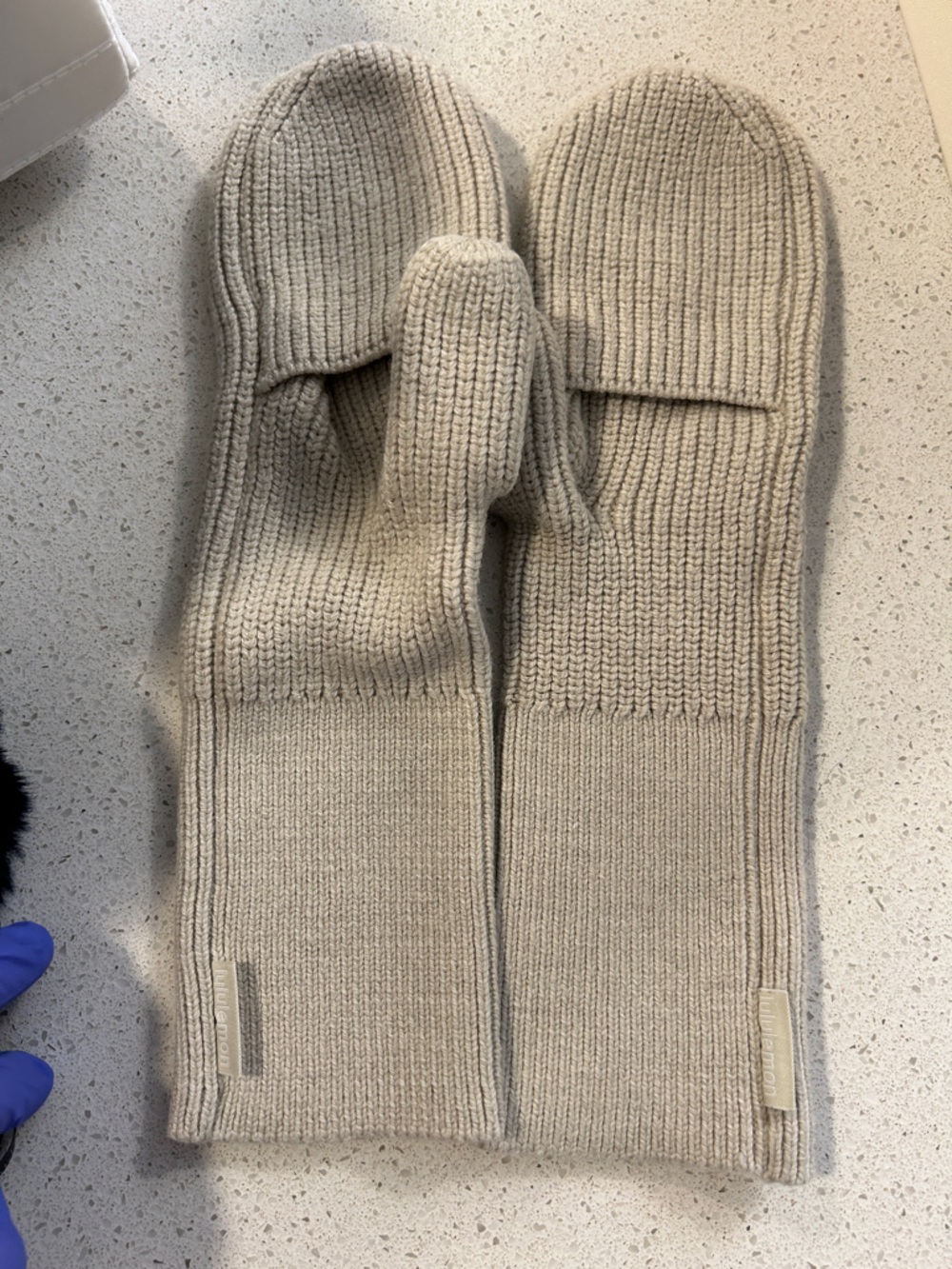 lululemon athletica Knit Mittens in Light Beige